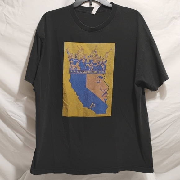 SALE! RARE!! LeBron James King James LA Lakers "It's Show Time" Shirt XL (X-60) - Picture 1 of 8